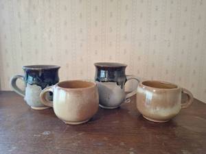 lot 3055 image: Studio Pottery Mugs Set of 4 Ceramic Handthrown
