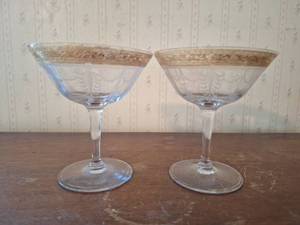 lot 3057 image: 2 Etched Glass Cocktail Coupe Glasses with Gold Trim
