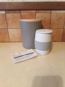 lot 4002 image: Pampered Chef Egg Cooker & Canister