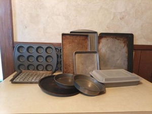 lot 4008 image: Large Baking Pan Lot