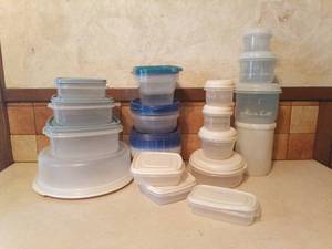 lot 4011 image: Storage Containers