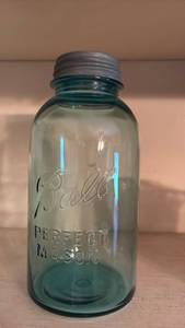 lot 4027 image: Vintage Ball Mason Canning Jar with Metal Lid