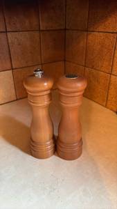 lot 4044 image: Wood Salt and Pepper Mill with Metal Tops