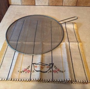 lot 4047 image: NEW Splatter Screen with Handle and Embroidered Tea Towel