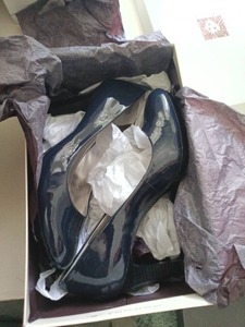 lot 5005 image: LIKE NEW Anne Klein  Navy Patent Leather Pump Shoes Size 9 M