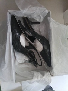 lot 5014 image: Calvin Klein Day Classic Python Print E4226 Black Womens Heels Size 9M