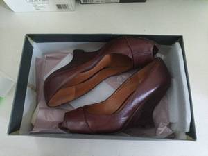 lot 5026 image: Jessica Bennett Oxford Brown Pumps Size 8.5 M
