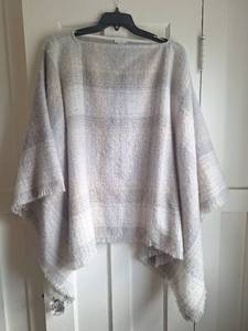 lot 5070 image: J.Jill Poncho-Style Pullover XL-3X