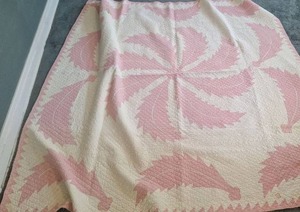 lot 5084 image: Vintage Quilt