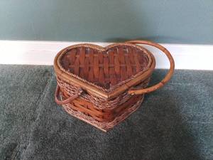 lot 5211 image: Heart-Shaped Woven Basket with Red Checkered Lining and Handles