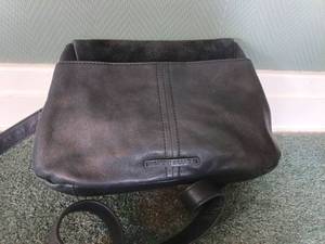 lot 5219 image: Lucky Brand Dark Brown Leather Shoulder Bag with Adjustable Strap