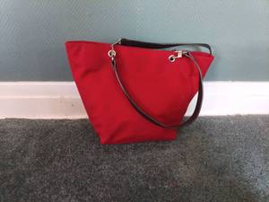 lot 5225 image: Eddie Bauer Red Tote Bag Black Handles