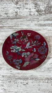lot 115 image: Chinese Porcelain Decorative Plate with Floral Design