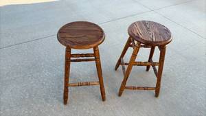 lot 149 image: Pair of Solid Oak Round Top Wood Stools&nbsp