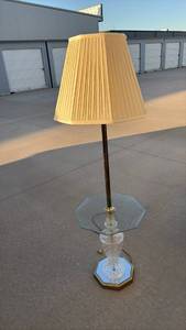 lot 521 image: Floor Lamp