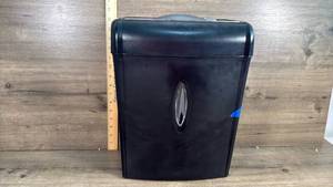 lot 172 image: PenGear WM675XA Paper Shredder