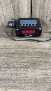 lot 206 image: SuperSonic AMFM Digital Alarm Clock Radio with Projection