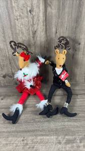 lot 258 image: Ashland Christmas Noel Tabletop Decor Reindeer Figurines Set 2