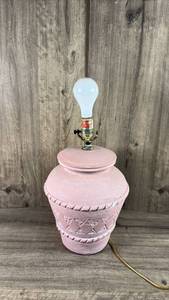 lot 272 image: Pink Decorative ceramic Table Lamp with Bulb