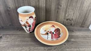 lot 310 image: Kevcor Santa Claus Holiday Ceramic Vase and Plate Set