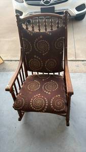 lot 323 image: Wood Rocking Chair with Spindle Back and Upholstered Seat