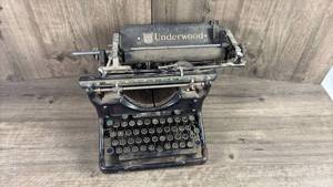 lot 349 image: Underwood Standard Typewriter