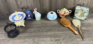 lot 372 image: Decorative Housewares Lot Brushes, Ring Holder, Teapots, Bowls, Plate, Figurine