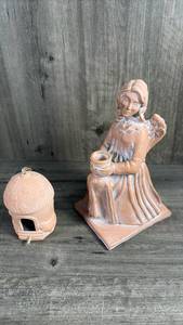 lot 384 image: 2-Piece Carved Decorative Figurine Lot&nbsp