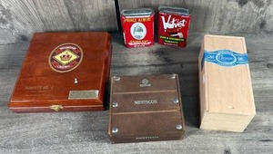lot 432 image: Cigar boxes