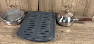 lot 463 image: 3-Piece Cookware Set Grill Pan Pot Bowls