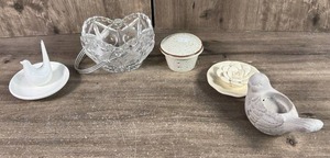 lot 486 image: Decorative Accessory Lot&nbsp