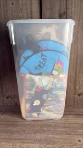 lot 516 image: Gift bags andRubbermaid Wrapn Craft Storage Box 20 qt