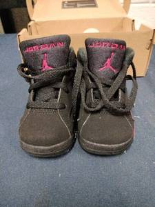 lot 61970 image: Nike Air Jordan VI 6 Retro Black Infrared - 5C - Retail $80