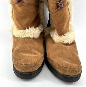 lot 62456 image: UGG Australia Nightfall boots - W6 - Retail $60