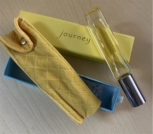 lot 651 image: Mary Kay Roll On Eau De Perfume Wand - Journey