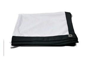 lot 652 image: Portable 100120150-Inch AntiCrease Projector Screen for HomeOutdoor
