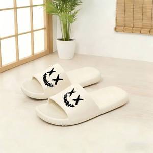 lot 677 image: Mens Portable Slippers, Thick Bottom, Soft & Lightweight