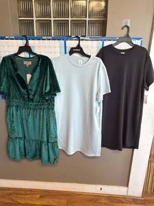 lot 686 image: Lot of three ladies extra large dresses