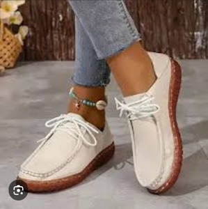 lot 692 image: Womens Lace Up Moccasin Shoe, 7.5