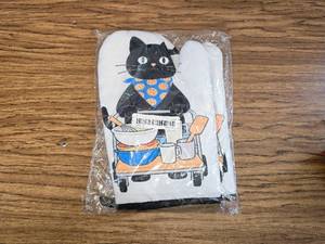 lot 698 image: Pair of Cat Cooking Oven Mitts