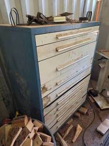 lot 115 image: Large Metal Tool  Storage Cabinet with Drawers