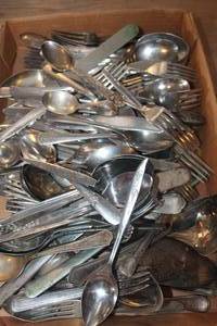 lot 2101 image: Flat of Misc. Vintage Silverware & Serving Utensils