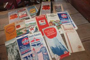 lot 2110 image: Vintage Road Maps