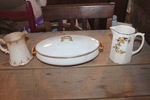 lot 2128 image: Vtg. Made in Austria Serving Dish and More