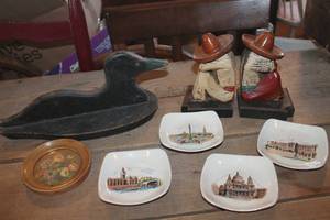 lot 2133 image: Vintage Bookends, Wood Duck and More