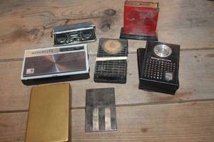 lot 2139 image: Vintage Radios untested and More