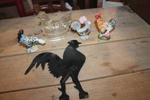 lot 2151 image: Vintage Chicken Figurines and More