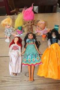 lot 2186 image: Vintage Troll Dolls and More