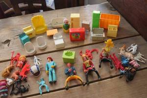 lot 2187 image: Vintage Doll Furniture and More