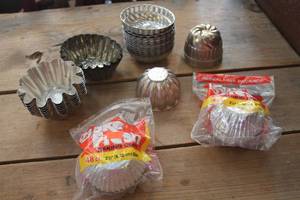 lot 2190 image: Vintage Metal Jello Molds & More